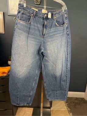Universal Thread High Rise Easy Barrel Denim Jeans -Size: 14 Preloved